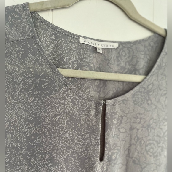 Violet & Claire Gray Floral Tunic Blouse Size 3X - Picture 2 of 9
